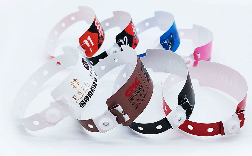 Custom Plastic Wristbands – Regular Band